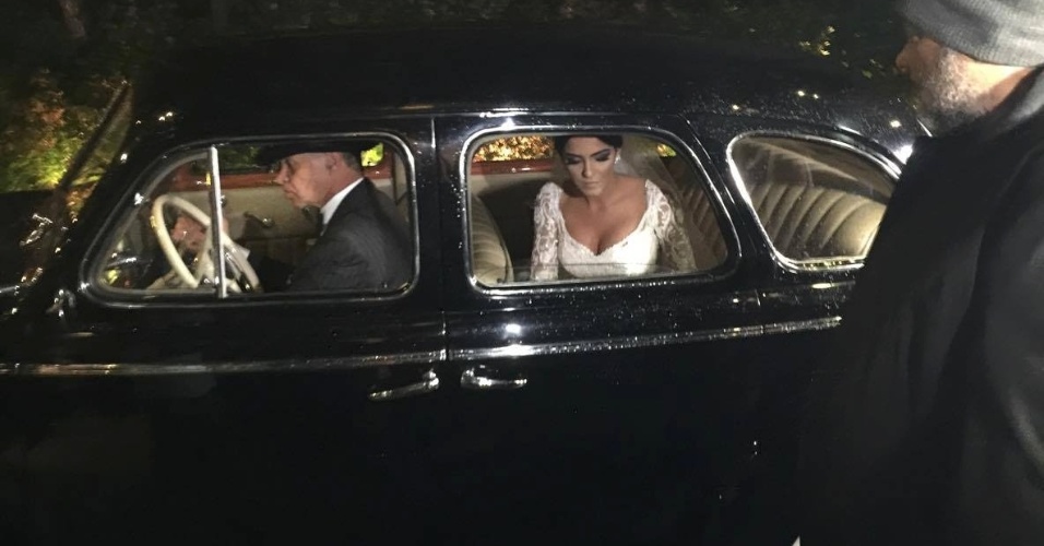 Larissa Saad, noiva de Lucas, na chegada ao casamento