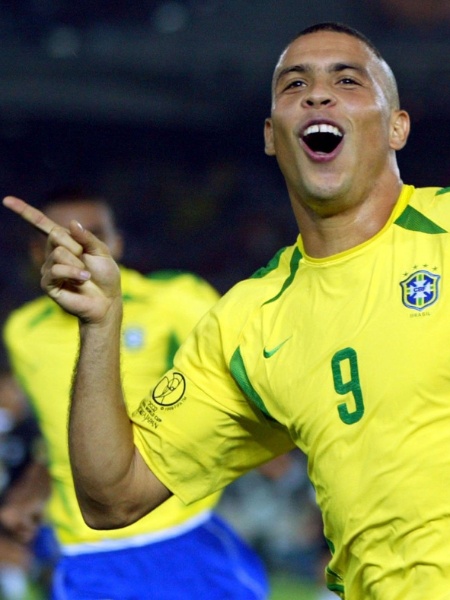 Ronaldo comemora o gol marcado contra a Alemanha na final da Copa do Mundo de 2002 - REUTERS/Dylan Martinez