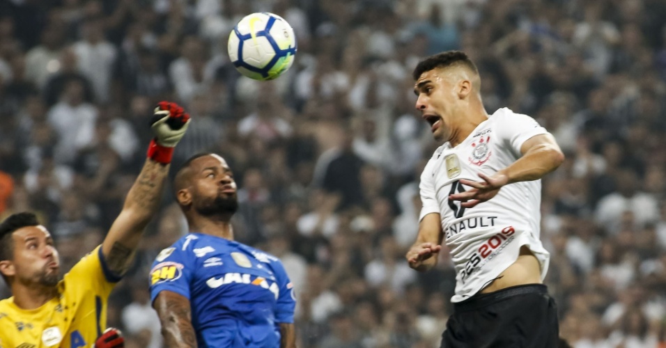 Após falha, Léo Santos evita falas, mas tem personalidade como trunfo para superar momento