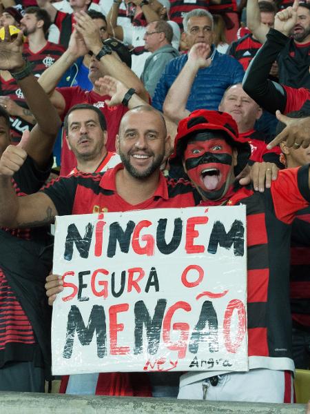 Torcida do Flamengo faz a festa durante o jogo contra o Internacional - Alexandre Vidal e Marcelo Cortes/Flamengo