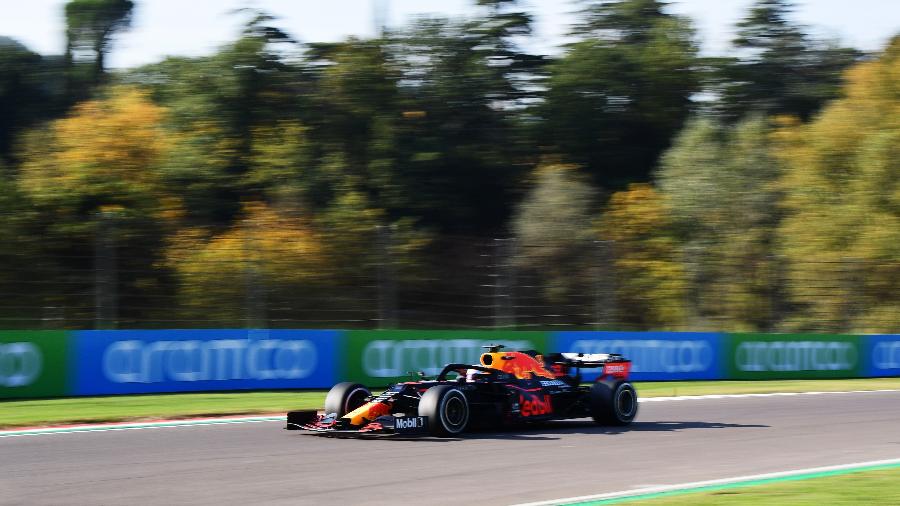 Max Verstappen, da Red Bull, chegou a liderar treino, mas foi superado por Hamilton - Miguel Medina - Pool/Getty Images