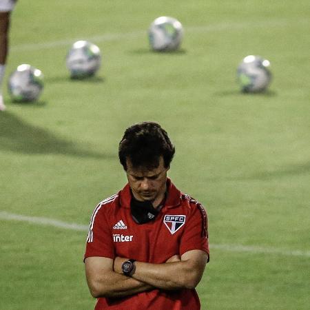 Fernando Diniz, técnico do São Paulo, durante aquecimento antes de partida contra o Sport - Paulo Paiva/AGIF