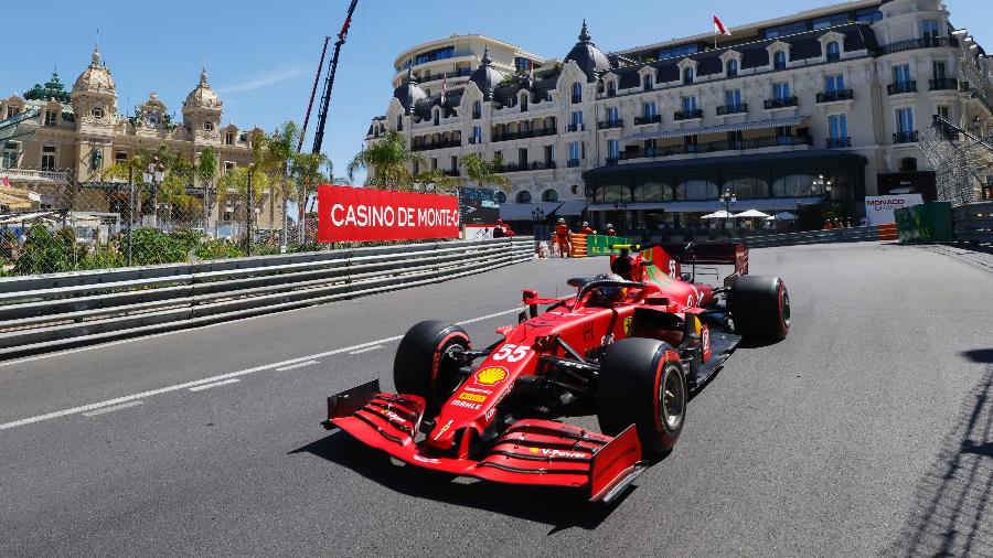 Carlos Sainz, da Ferrari, durante os treinos livres para o GP de Mônaco - Eric Gaillard/Reuters