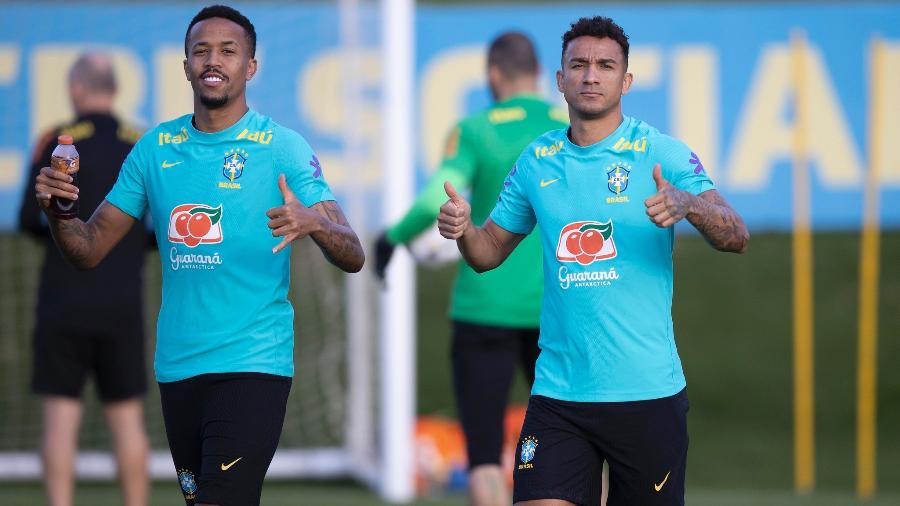 Éder Militão e Danilo durante o treino da seleção brasileira de hoje (25), na Granja Comary - Lucas Figueiredo/CBF