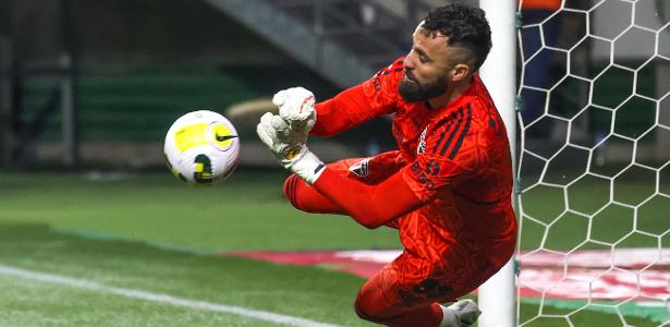 Jandrei foi o herói do São Paulo nas cobranças de pênaltis diante do Palmeiras na Copa do Brasil