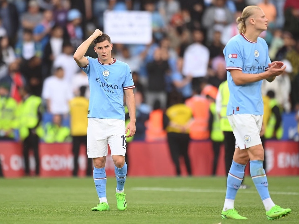 Liverpool bate City e leva Supercopa da Inglaterra em jogo com VAR demorado