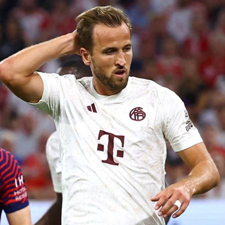 Kane se lamenta em estreia pelo Bayern de Munique; time perdeu para o RB Leipzig