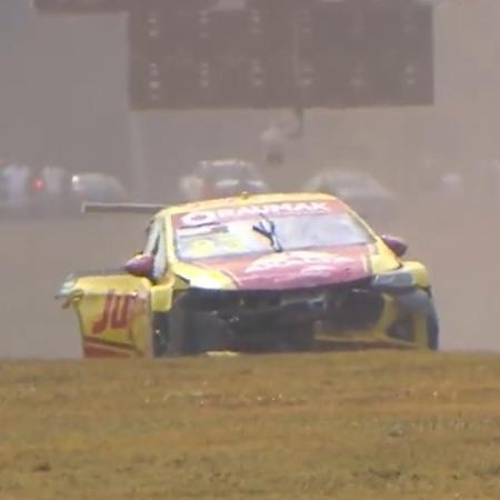 Carro de Gabriel Casagrande após batida na 600ª corrida da Stock Car