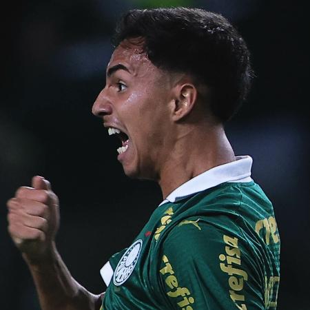 Vitor Reis comemora gol marcado pelo Palmeiras contra o Flamengo, pela Copa do Brasil