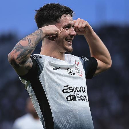 Garro, do Corinthians, festeja gol marcado sobre o Atlético-GO em duelo do Campeonato Brasileiro Garro, do Corinthians, festeja gol marcado sobre o Atlético-GO em duelo do Campeonato Brasileiro