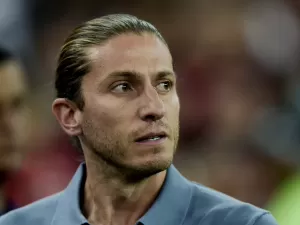 Filipe Luís quer 'limpar cabeça' após derrota do Fla para pegar Corinthians