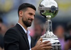 Djokovic entra com taça da Libertadores em final Atlético-MG x Botafogo