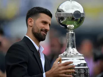 Djokovic entra com taça da Libertadores em final Atlético-MG x Botafogo