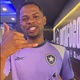 Júnior Santos se apresenta ao Botafogo; atacante interessa ao Atlético-MG