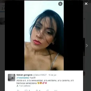 Pantyhose va paypoqlarda onanizm qiladi