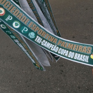 Torcida do Palmeiras leva faixa de campeão para o Allianz Parque, palco da final da Copa do Brasil nesta quarta (02) - Diego Salgado/UOL