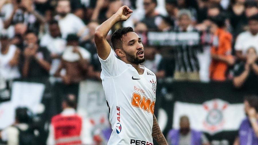 Clayson comemora segundo gol do Corinthians sobre o Santos - Marcello Zambrana/AGIF