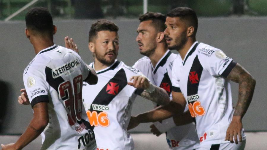 Nas últimas cinco partidas fora de casa, foram três vitórias vascaínas: Atlético-MG, Goiás e Chapecoense - Fernando Moreno/AGIF