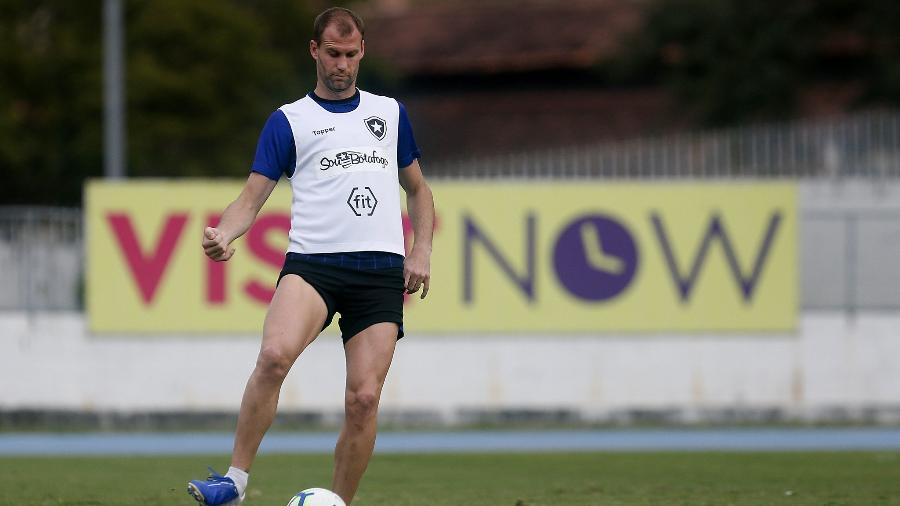 Zagueiro Joel Cali pode "reforçar" time de Barroca no clássico contra o Fluminense - Vítor Silva/Botafogo