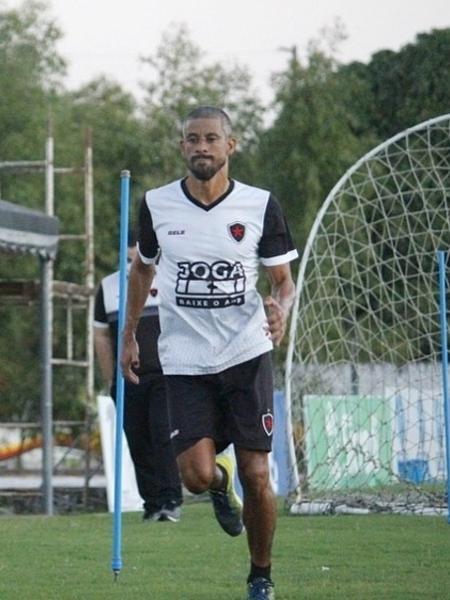 Léo Moura sai do Botafogo-PB após passagem controversa em que só jogou sete vezes - Divulgação