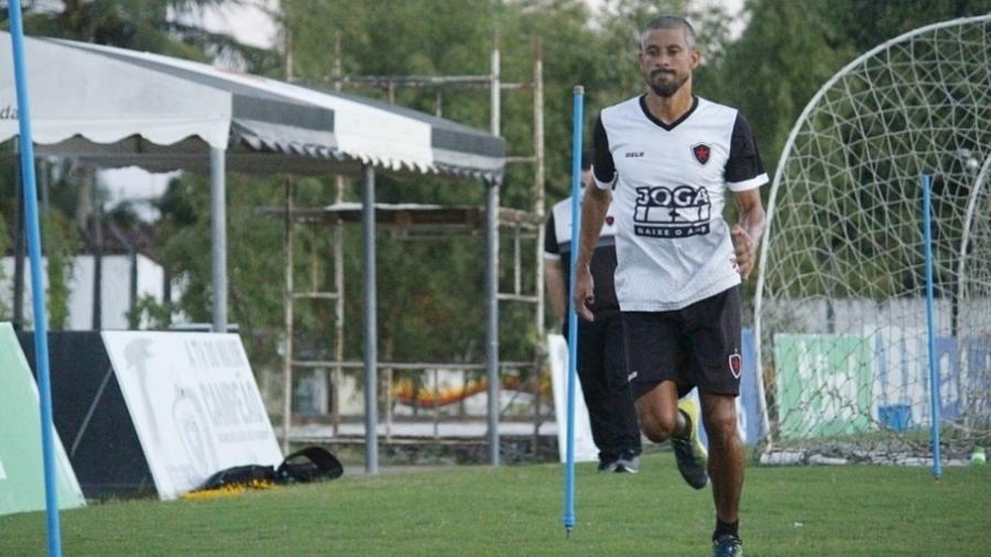 Botafogo-PB, do experiente Léo Moura, é um dos oito clubes profissionais que usam dados da plataforma - Divulgação