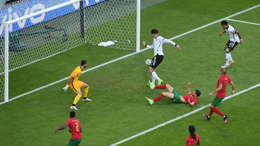 Havertz finaliza ao gol de Rui Patricio após cruzamento; gols da Alemanha saíram após passes rápidos e inversões de jogo - Matthias Hangst/Getty Images