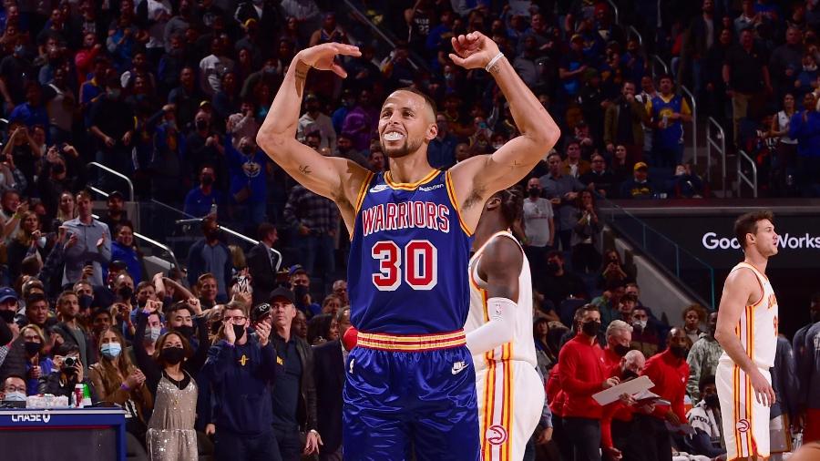 Stephen Curry em ação durante partida do Golden State Warriors na temporada 2021-22 da NBA - Divulgação/NBA