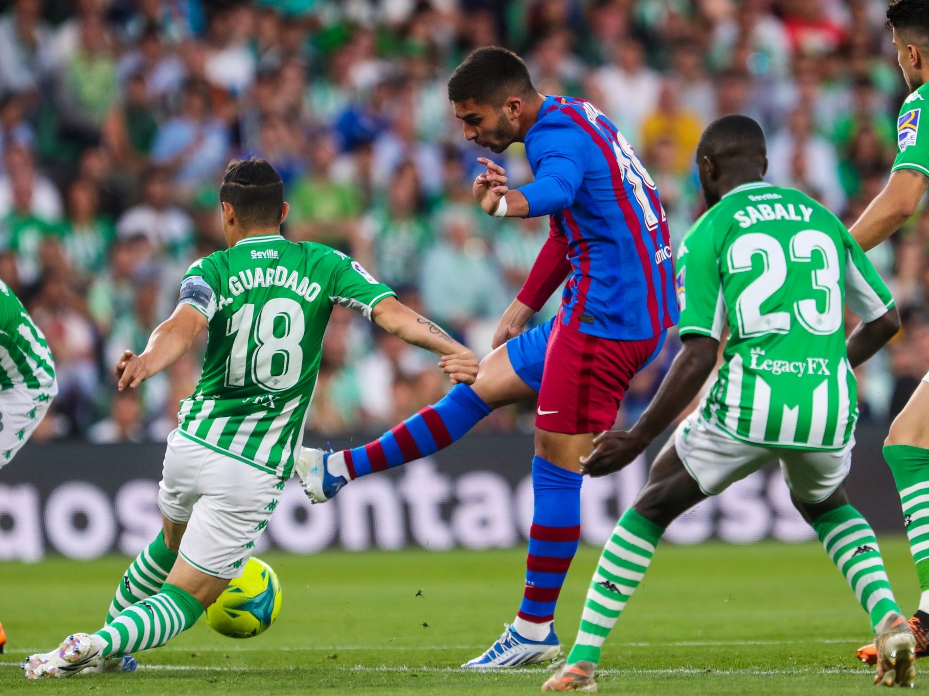 BARCELONA vs BETIS - LA LIGA ESTÁ DE VOLTA E O BARÇA JOGA CONTRA