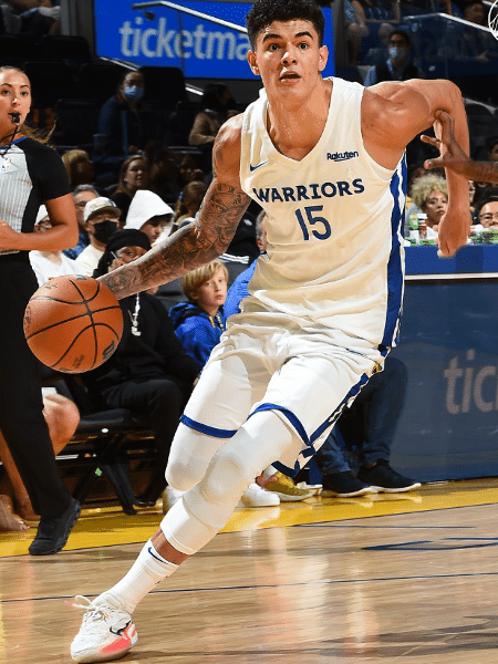 Gui Santos em quadra pelo Golden State Warriors em amistosos - Reprodução/Twitter