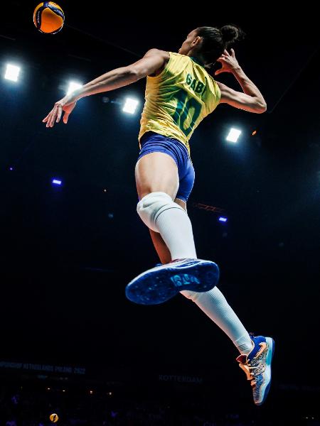 Gabi em ação em Brasil x Holanda pelo Mundial de vôlei - Divulgação/Mundial
