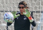 Rivais do Brasil, goleiros da Suíça treinam com óculos especiais; entenda - FABRICE COFFRINI / AFP