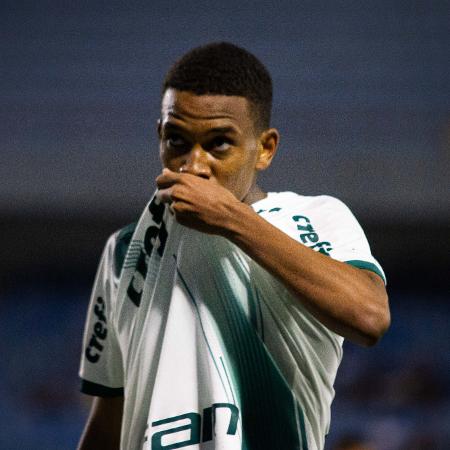 Estêvão, do Palmeiras, comemora após marcar contra o União ABC na Copinha