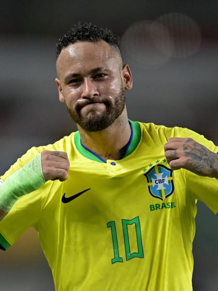 Neymar comemora após marcar pelo Brasil no jogo contra a Bolívia, pelas Eliminatórias Sul-Americanas