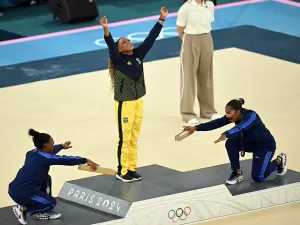 Qual foi a foto do Brasil em Paris? Cléber Machado e Delaroli escolhem