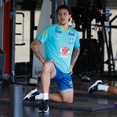 Pedro, atacante do Flamengo, durante treino físico na seleção brasileira