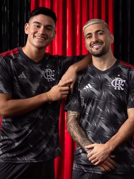 Flamengo lança nova camisa 3 - Divulgação