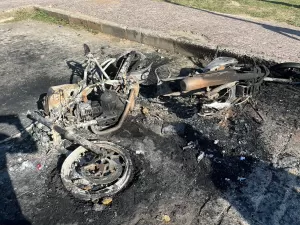 Humorista doa 2 motos após seguro não cobrir estragos da torcida do Peñarol