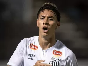 Santos sofre com goleiro, mas vence Tirol com brilho de joia de R$ 630 mi