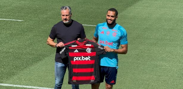 Mauro Cezar questiona presença do Boto ao lado do Flamengo no Carioca.