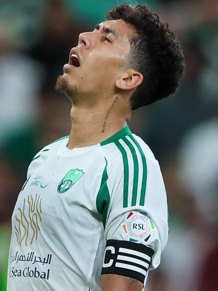 De saída? Roberto Firmino não foi nem inscrito no 2º turno do Campeonato Saudita De saída? Roberto Firmino não foi nem inscrito no 2º turno do Campeonato Saudita