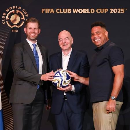 Eric Trump, Gianni Infantino e Ronaldo Fenômeno em evento do Mundial nos EUA Eric Trump, Gianni Infantino e Ronaldo Fenômeno em evento do Mundial nos EUA