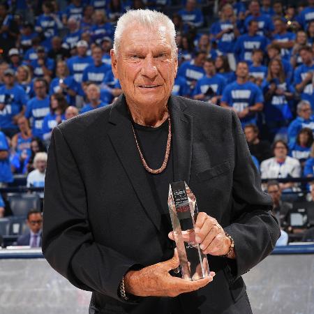 Don Nelson recebeu o Chuck Daly Lifetime Achievement Award, durante as finais da NBA de 2025 Don Nelson recebeu o Chuck Daly Lifetime Achievement Award, durante as finais da NBA de 2025
