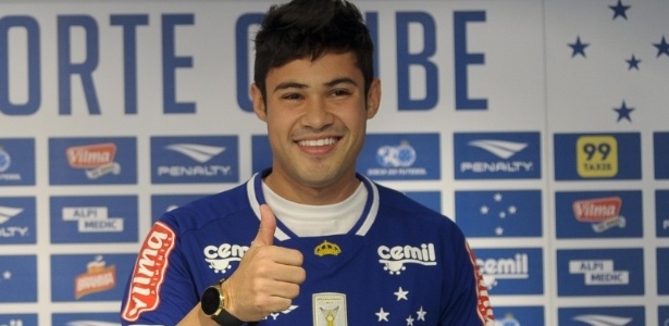 Titular do Cruzeiro diante do São Paulo, no domingo passado, Vinícius Araújo quer ver irmão no Cruzeiro - Gualter Naves / Light Press / Cruzeiro