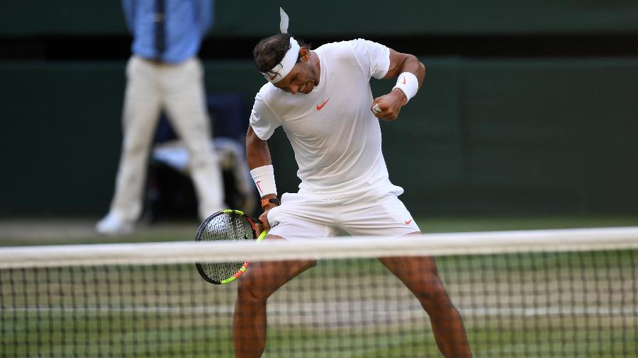 Rafael Nadal em ação em Wimbledon nesta quarta-feira - Tony O"Brien/Reuters