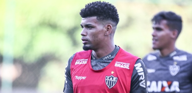 Emprestado pelo Palmeiras, Juninho teve quatro chances, e só uma na zaga - Bruno Cantini/Divulgação/Atlético-MG