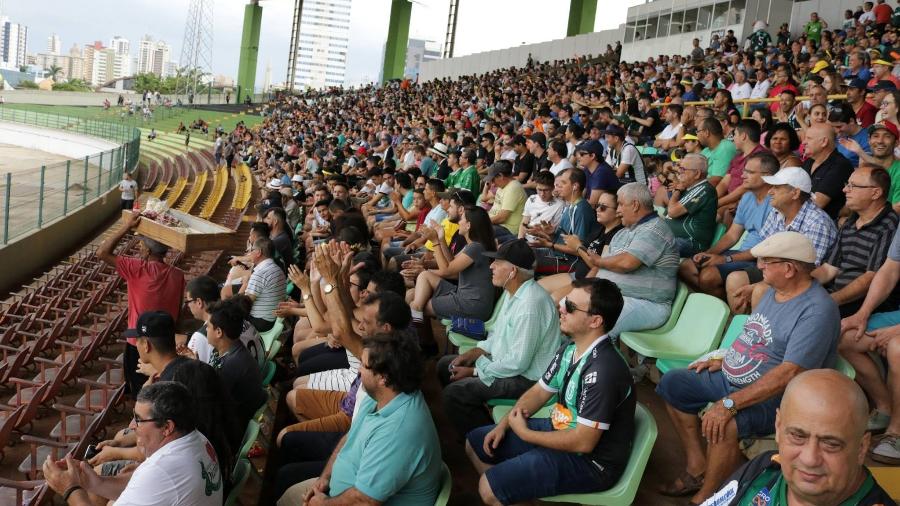 Estádio Willie Davids, em Maringá, receberia abertura do Grupo A17 da Série D às 17h - Reprodução/Facebook