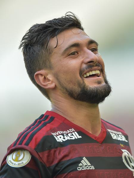 Arrascaeta em goleada do Flamengo sobre o Goiás - Thiago Ribeiro/AGIF