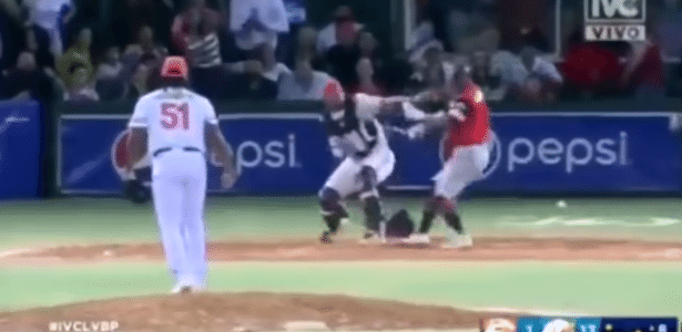 Ex-MLB que agrediu catcher com taco de baseball pega 20 jogos de ...