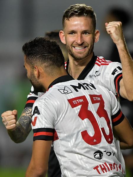 Leo Pereira comemora gol marcado para o Flamengo contra o Vasco, em 2020 - Thiago Ribeiro/AGIF