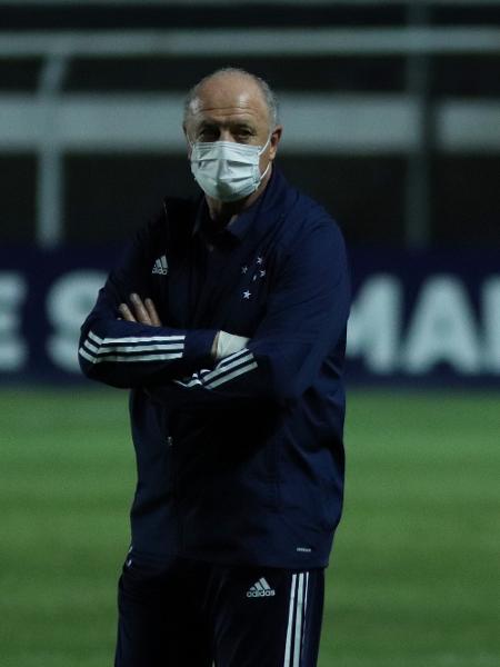 Luiz Felipe Scolari durante o confronto entre Operário e Cruzeiro, pela Série B - João Vitor Rezende Borba/AGIF